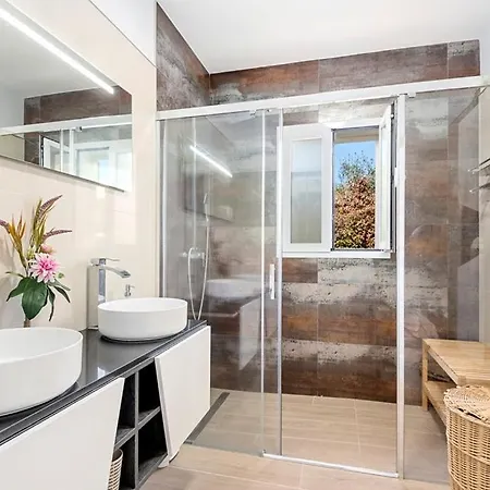 Caterina - Villa Punta Prima (Menorca)